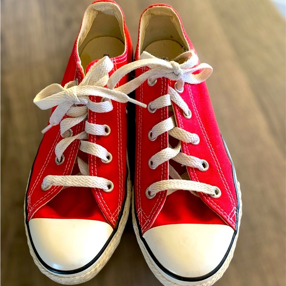 Boys Red Chucks Like New - Picture 2 of 8